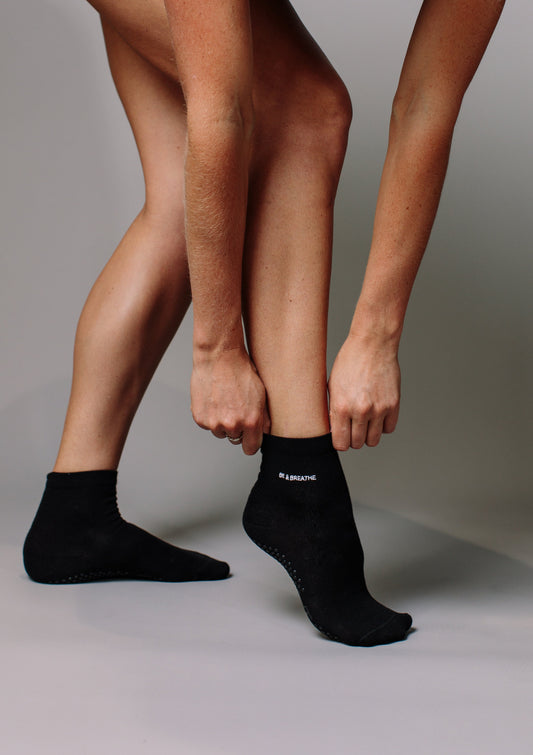 Be & Breathe ankle grip socks